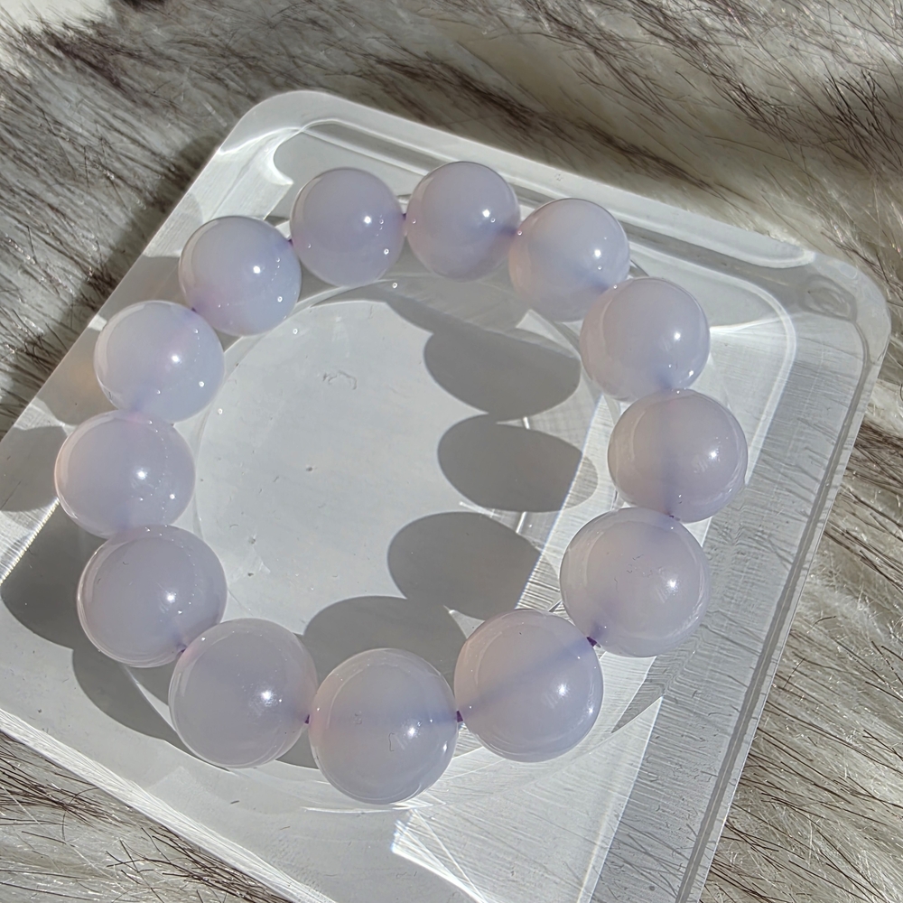 Elegant Lavender Beaded Bracelet